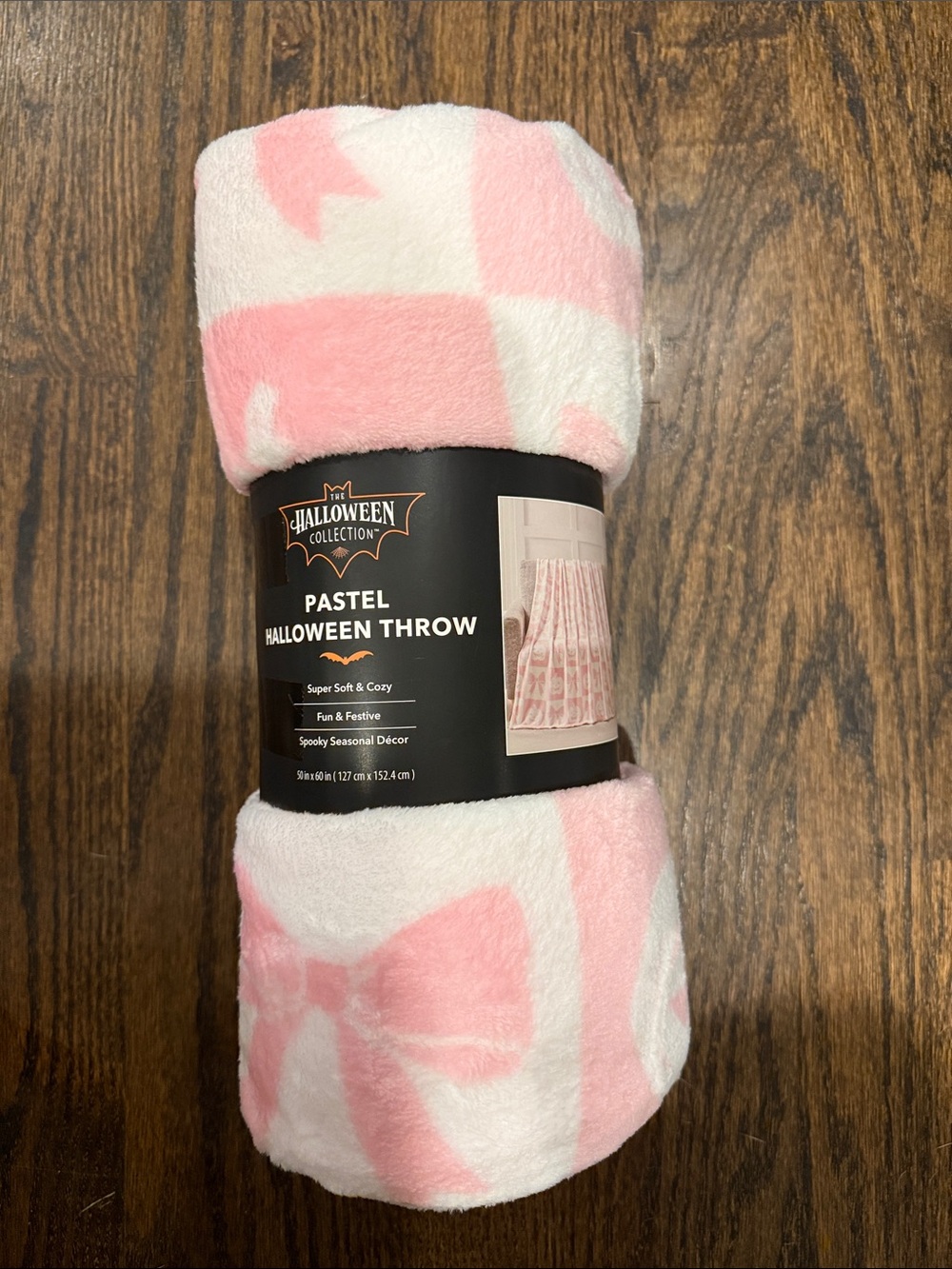 Pastel Pink & White Throw Blanket 👻 pink Halloween 🎃